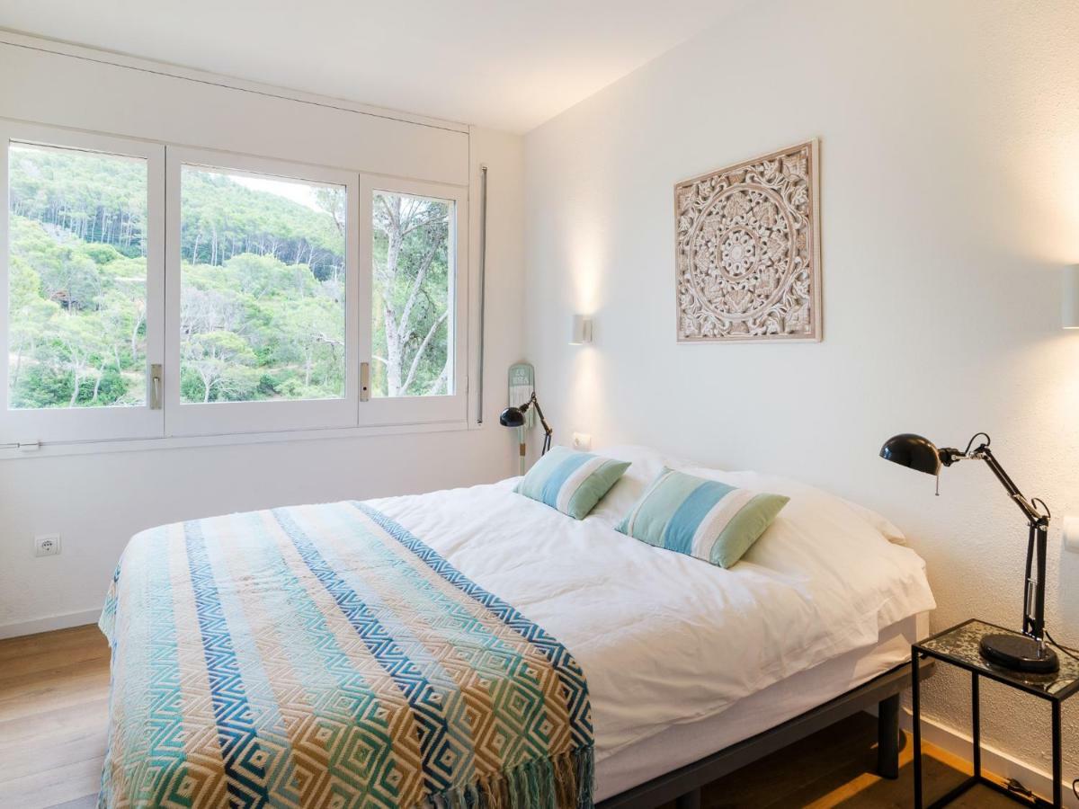 La Vie En Rouge Sa Riera Duplex, Private Parking Apartment Begur Bagian luar foto