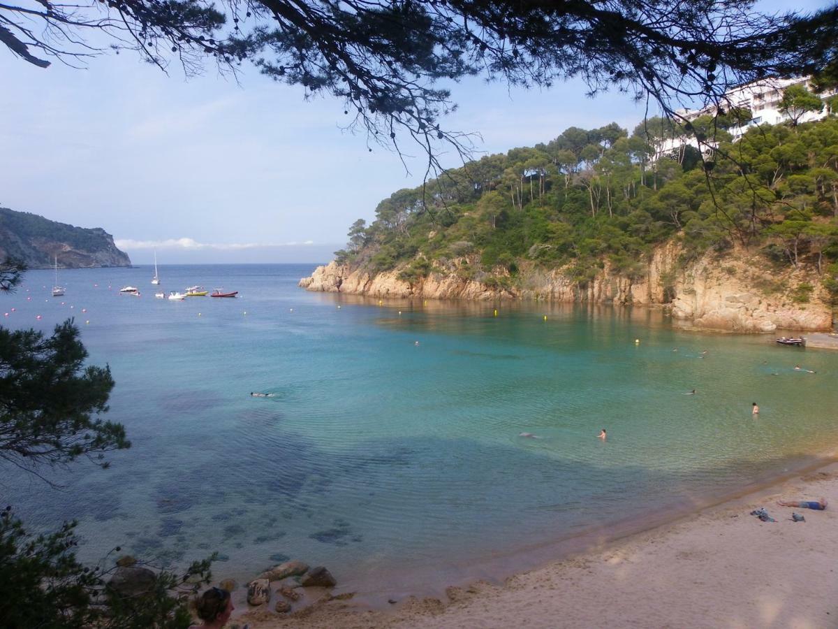 La Vie En Rouge Sa Riera Duplex, Private Parking Apartment Begur Bagian luar foto